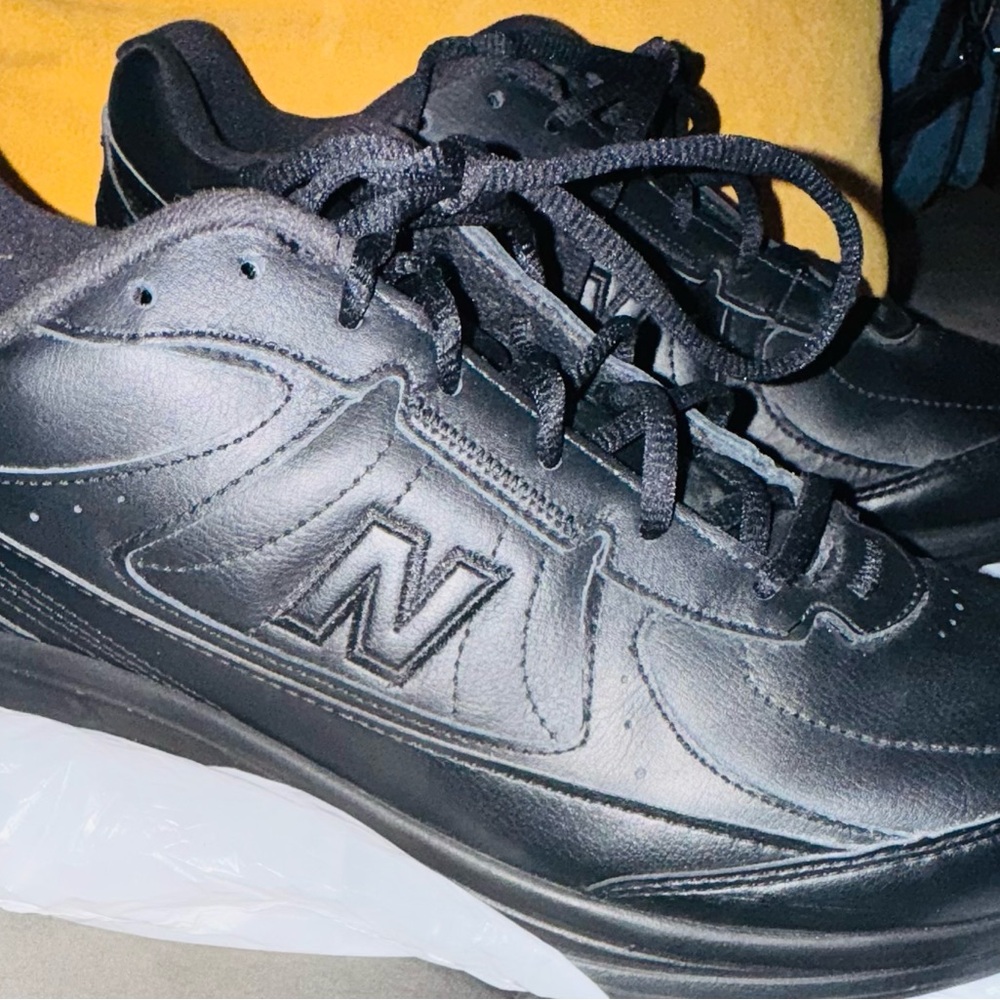 New Balance 577 Black Men’s  Size 11.5 4E Sneakers